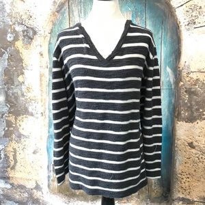 🆑3/$15 Ava & Viv-Gray Striped Terry Sweatshirt